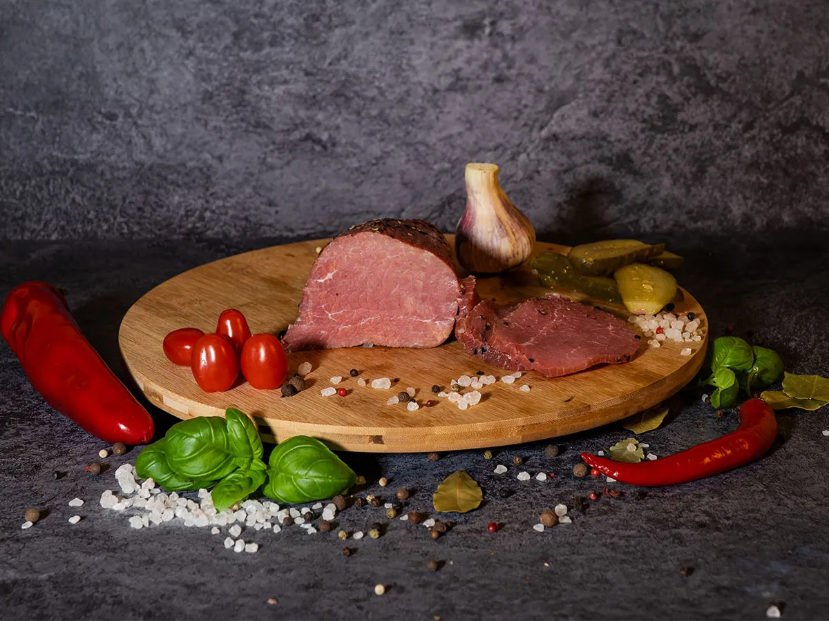 Szynka wiejska dojrzewająca ok 350 g